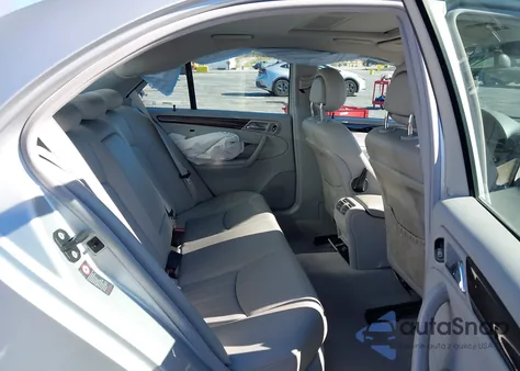 2005 Mercedes-Benz C 320 Luxury/Sport z USA, uszkodzony, nr VIN WDBRF64J85F576532